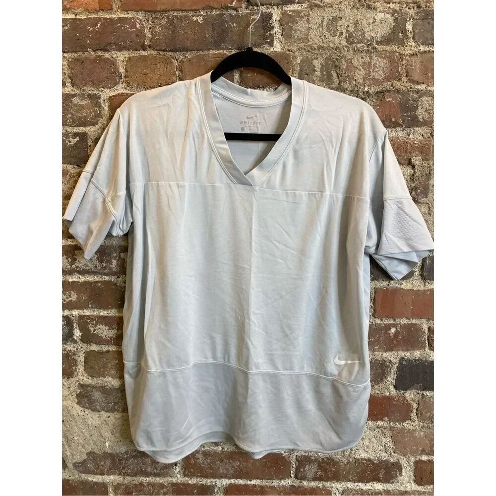 Nike Dri-Fit Light Gray V Neck Athletic Tshirt Women’s Size Medium